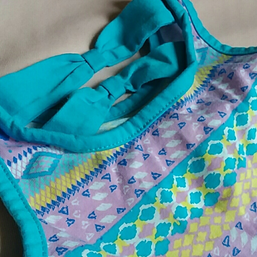 Top w/shorts - Picture 6 of 7